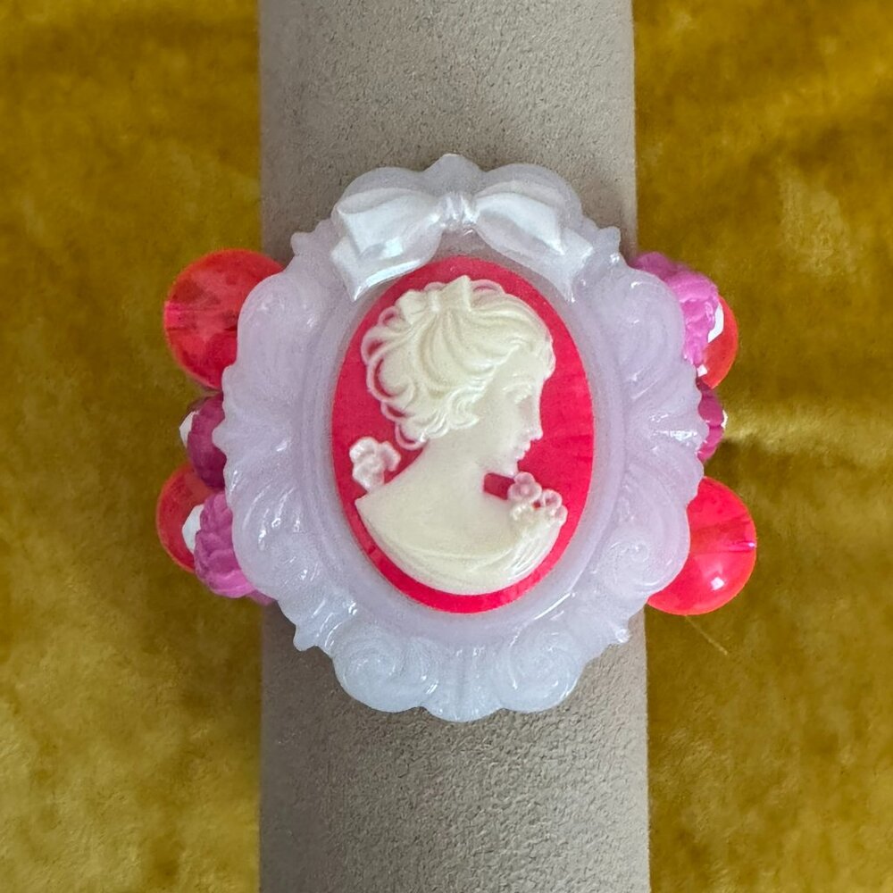 Tarina Tarantino Cameo Lucite/Swarovski Bracelet